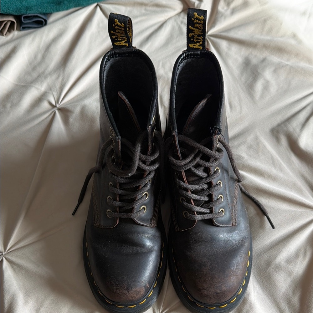 Dr. Martens Black Leather women’s Boots